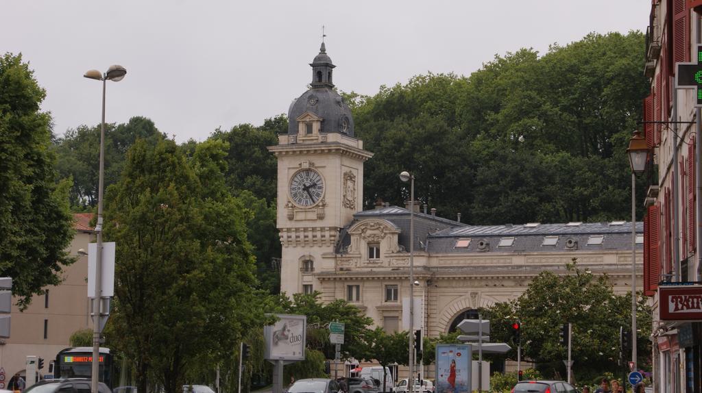 Hotel De La Gare Bayonne Exterior foto